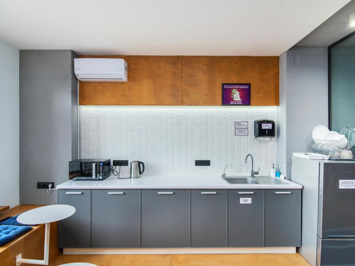 Av-1 Capsule Hotel Κίεβο Εξωτερικό φωτογραφία