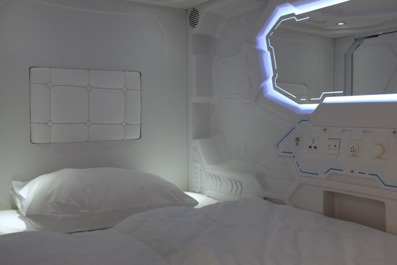 Av-1 Capsule Hotel Κίεβο Εξωτερικό φωτογραφία