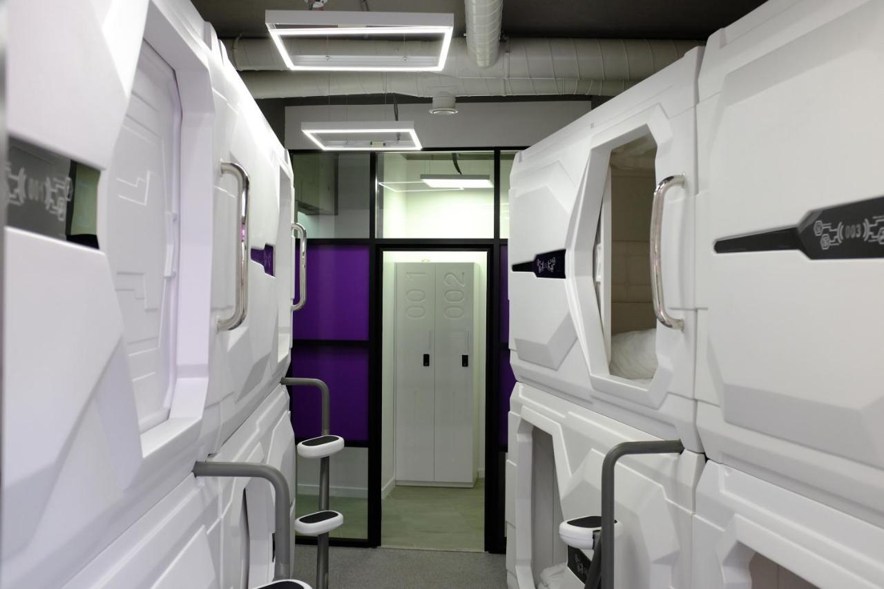 Av-1 Capsule Hotel Κίεβο Εξωτερικό φωτογραφία
